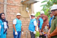 Petugas PLN. Foto:Ist