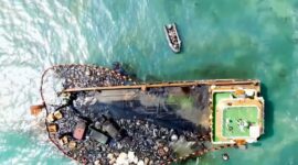 Kapal LCT Mutiara Garlib Samudera kandas di Perairan Pulau Dongas Batam