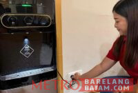 Foto Istimewa :
PT PLN Batam mengimbau masyarakat khususnya rumah tangga untuk memastikan kondisi listrik di rumah dalam keadaan aman sebelum melakukan perjalanan ke kampung halaman.