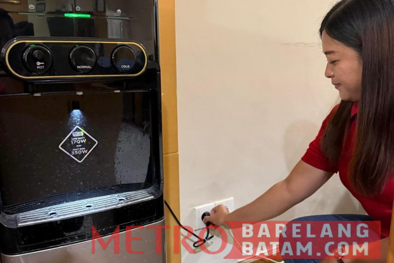 Foto Istimewa :
PT PLN Batam mengimbau masyarakat khususnya rumah tangga untuk memastikan kondisi listrik di rumah dalam keadaan aman sebelum melakukan perjalanan ke kampung halaman.