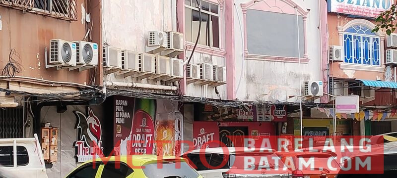 The Link Lounge Batam di kawasan Komplek Bumi Indah, Kecamatan Lubuk Baja, Kota Batam