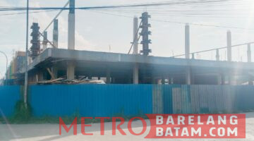 Sebuah bangunan gedung yang difungsikan sebagai swalayan grosir di kawasan Jalan Nugroho, Kelurahan Tanjung Riau, Kecamatan Sekupang