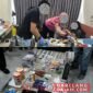 konferensi pers yang digelar di lokasi Tempat Kejadian Perkara (TKP), sebuah rumah indekos di kawasan Batu Ampar, Jumat (31/7/2026)