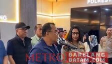 Wakil Kepala Bareskrim Polri, Irjen Pol Nunung Syaifuddin, dalam konferensi pers di Polresta Barelang, Minggu (16/8/2026)