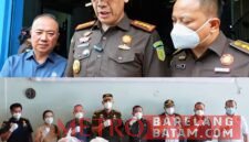 Kejaksaan Negeri (Kejari) Batam memusnahkan sejumlah barang bukti dari 230 perkara tindak pidana umum dan tindak pidana khusus di lokasi Desa Air Cargo Batam (DACB) Kabil Batam