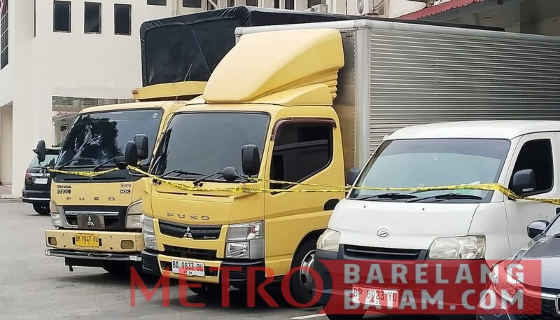 Tiga unit kendaraan yang mengangkut minuman beralkohol (mikol) ilegal diamankan oleh Polresta Barelang